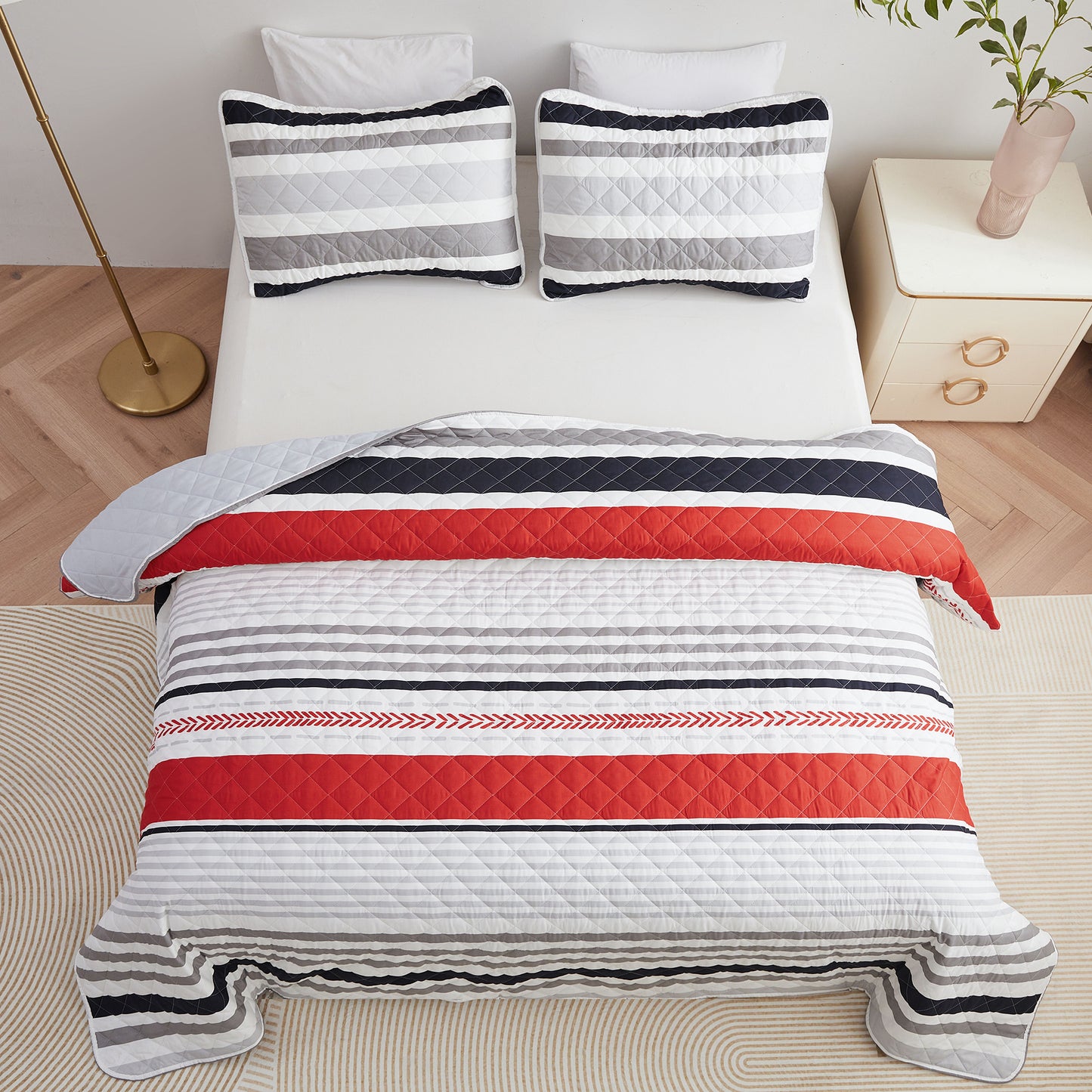 Bedmoon 3-piece All-season Stripe Reversible Soft Bedspread Quilt Set